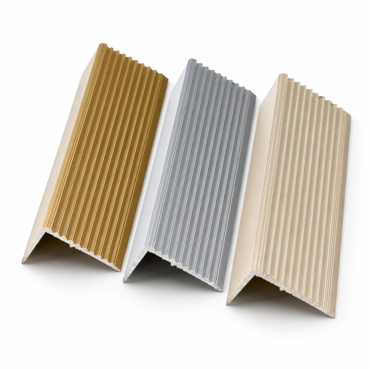 Profil protectie treapta cu striatii GS105, aluminiu, 38 x 22,5 mm, bara 2,7 m Profil protectie treapta cu striatii GS105, aluminiu, 38 x 22,5 mm, bara 2,7 m