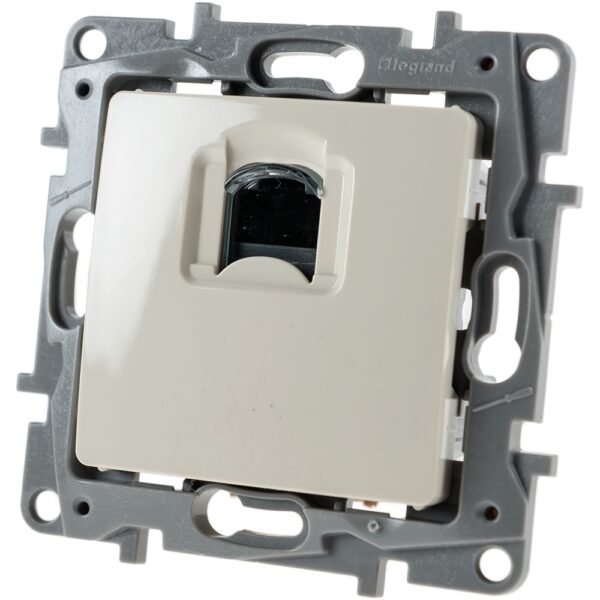 Priză date RJ45 UTP cat 6 Niloe, Legrand 764673, ivoar