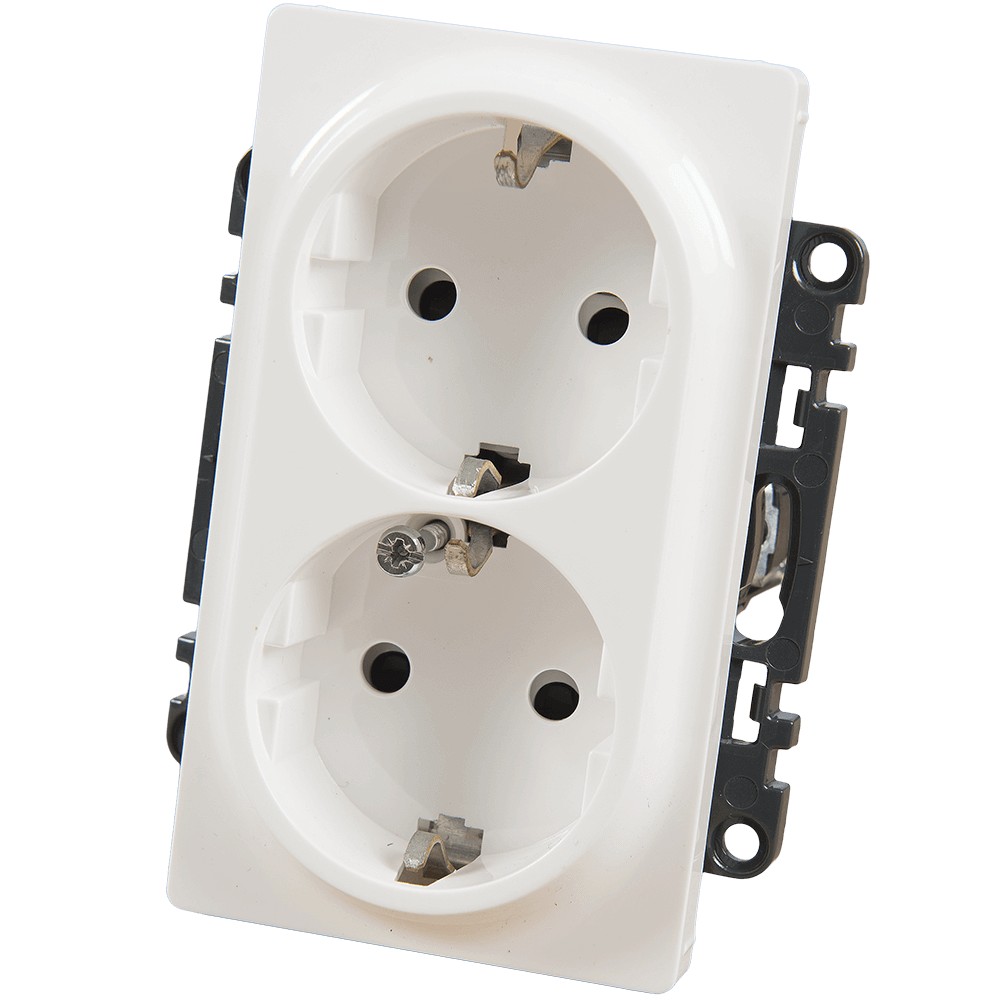 Priză dublă schuko Legrand 753126, cu protecție copii, 250 V 16A, alb Priză dublă schuko Legrand 753126, cu protecție copii, 250 V 16A, alb